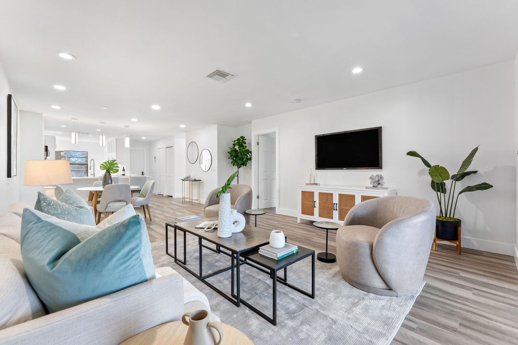 Photo of 30 Southport Lane #D, Boynton Beach, FL 33436 (MLS # R10967488)