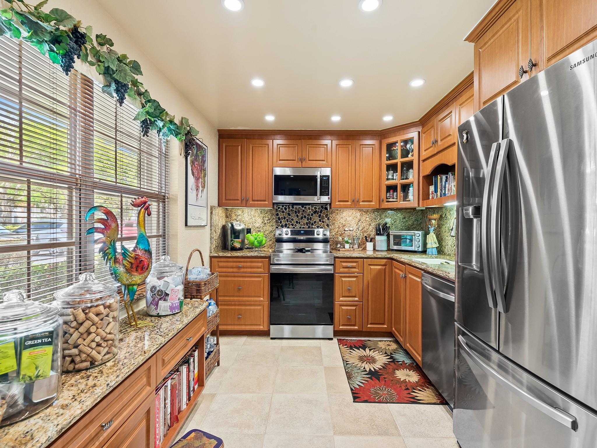 4221 W Palm Aire Dr 102