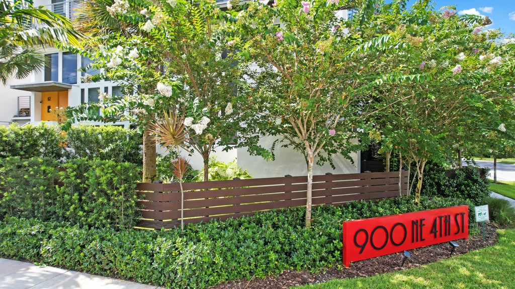 Photo of 900 NE 4th Street #B4, Fort Lauderdale, FL 33301 (MLS # B26077016)