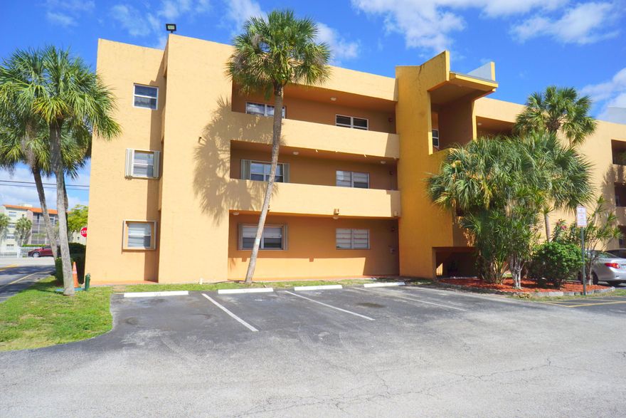 Beautiful and spacious 2-bed 2-bath condo on second floor. This well-maintained unit offers an open kitchen concept with granite countertops. Newer cabinets & New Stainless Modern Appliances. Perfect for everyday living and enjoyment. Ceramic tiled unit flooring throughout. New ceiling fans in every room for additional comfort. Both bathrooms with bath tubes, have been updated. Offering modern finishes and modern bright style. Enjoy additional living space in the enclosed balcony, ideal for office or relaxing space. Conveniently located within walking distance to the Publix and all other stores or shops. Great Schools around with walking distance. The pool and Tennis court is on the property. Signed designated parking. All ages community. Pets small size ok.