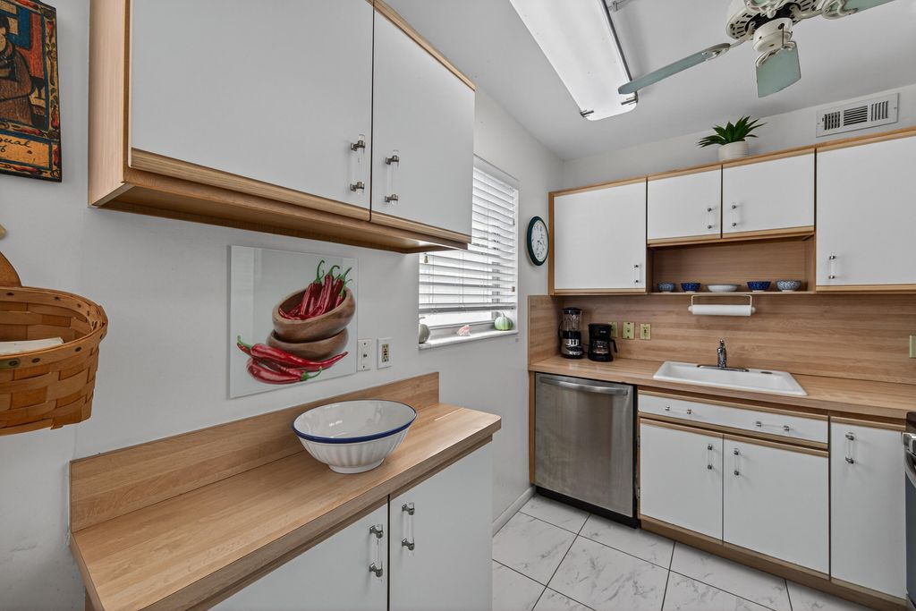 Photo of 21 Harwood B, Deerfield Beach, FL 33442 (MLS # B26008544)