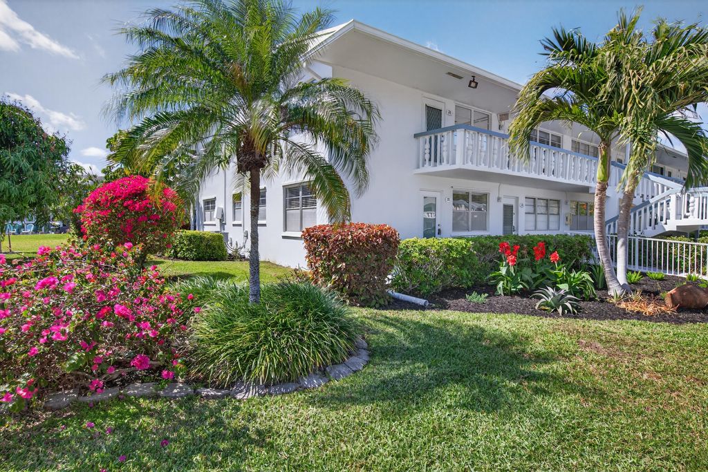 Photo of 21 Harwood B, Deerfield Beach, FL 33442 (MLS # B26008544)