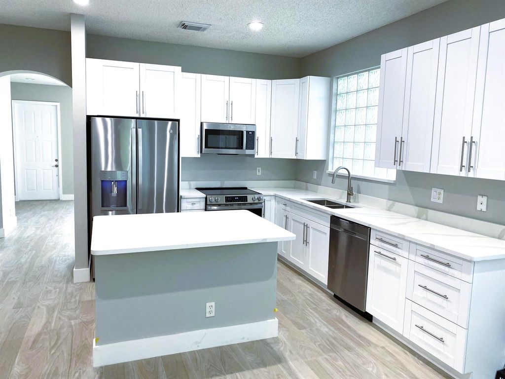 Photo of 1122 Rialto Drive, Boynton Beach, FL 33436 (MLS # R11123931)