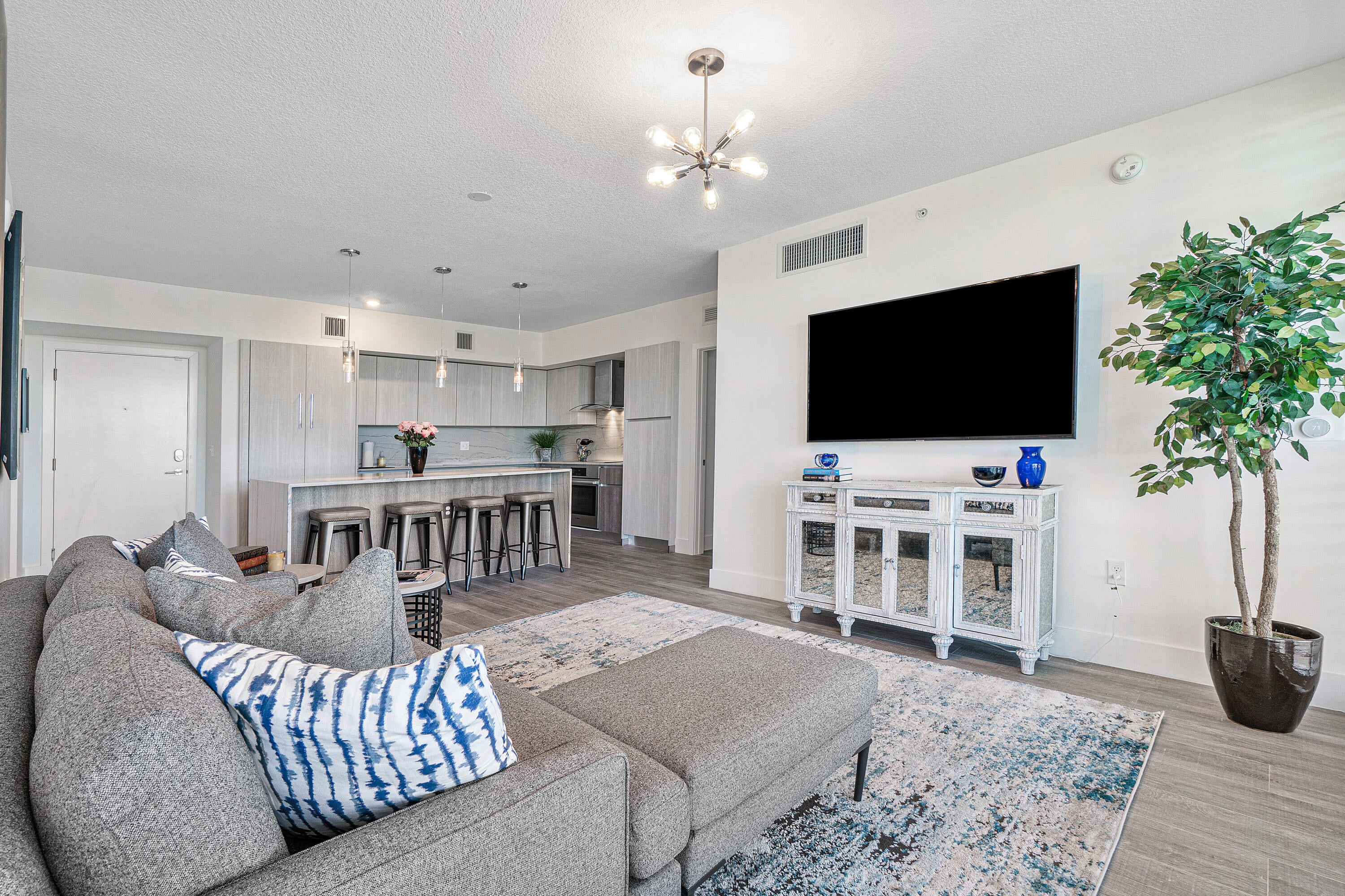 111 SE 1st Avenue 416
