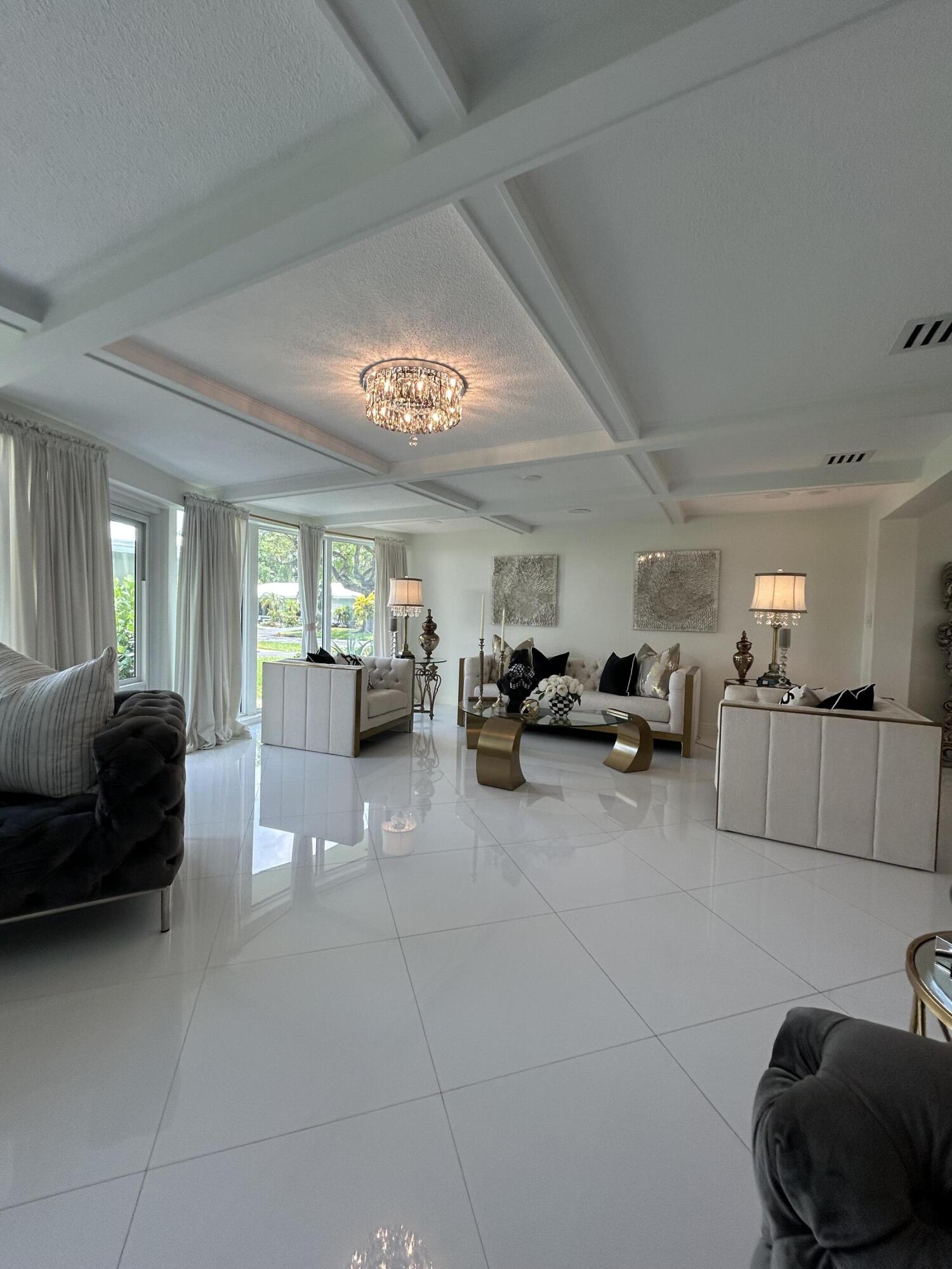 PALM CLUB CO-OP - Residential