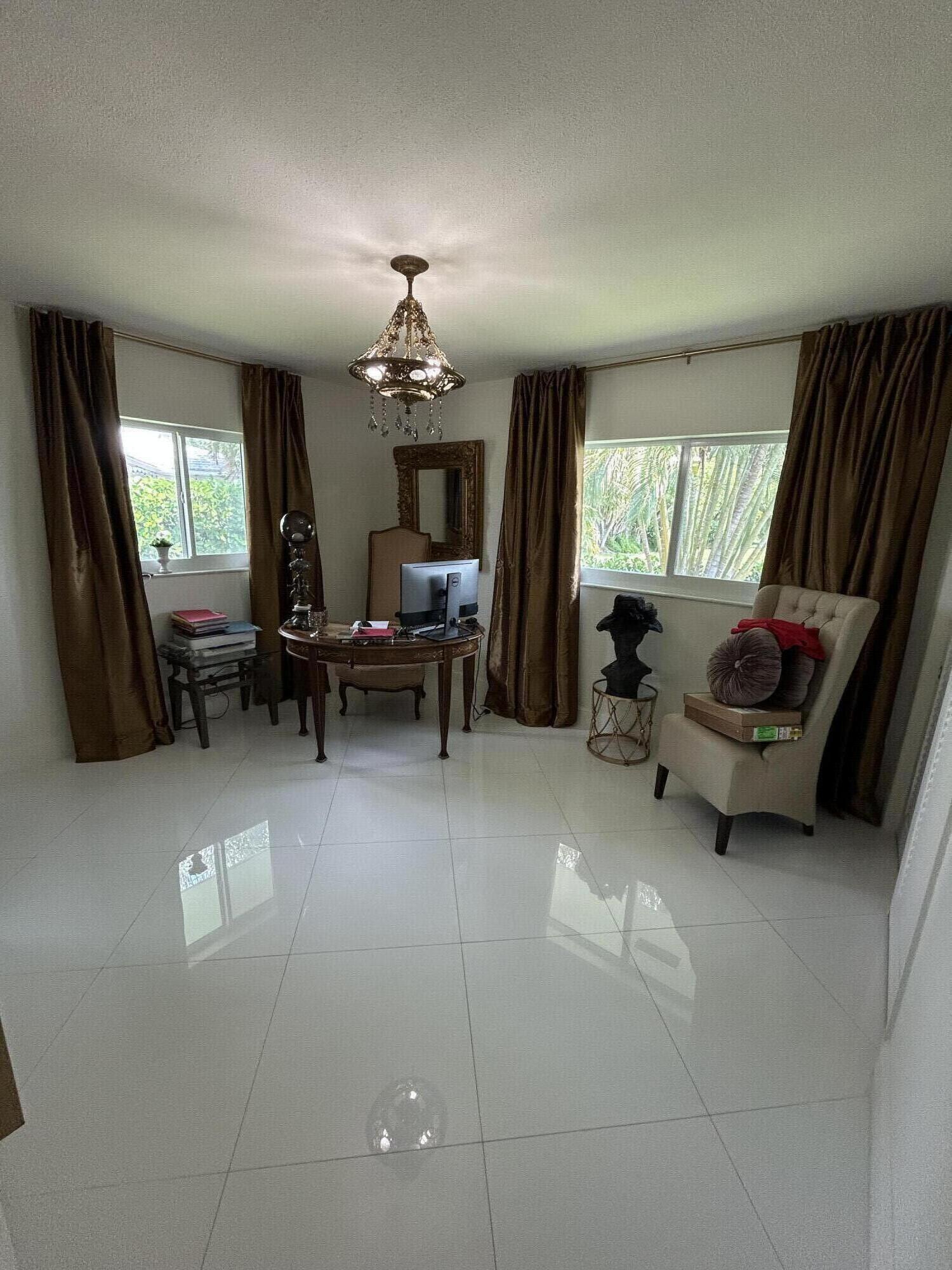 PALM CLUB CO-OP - Residential