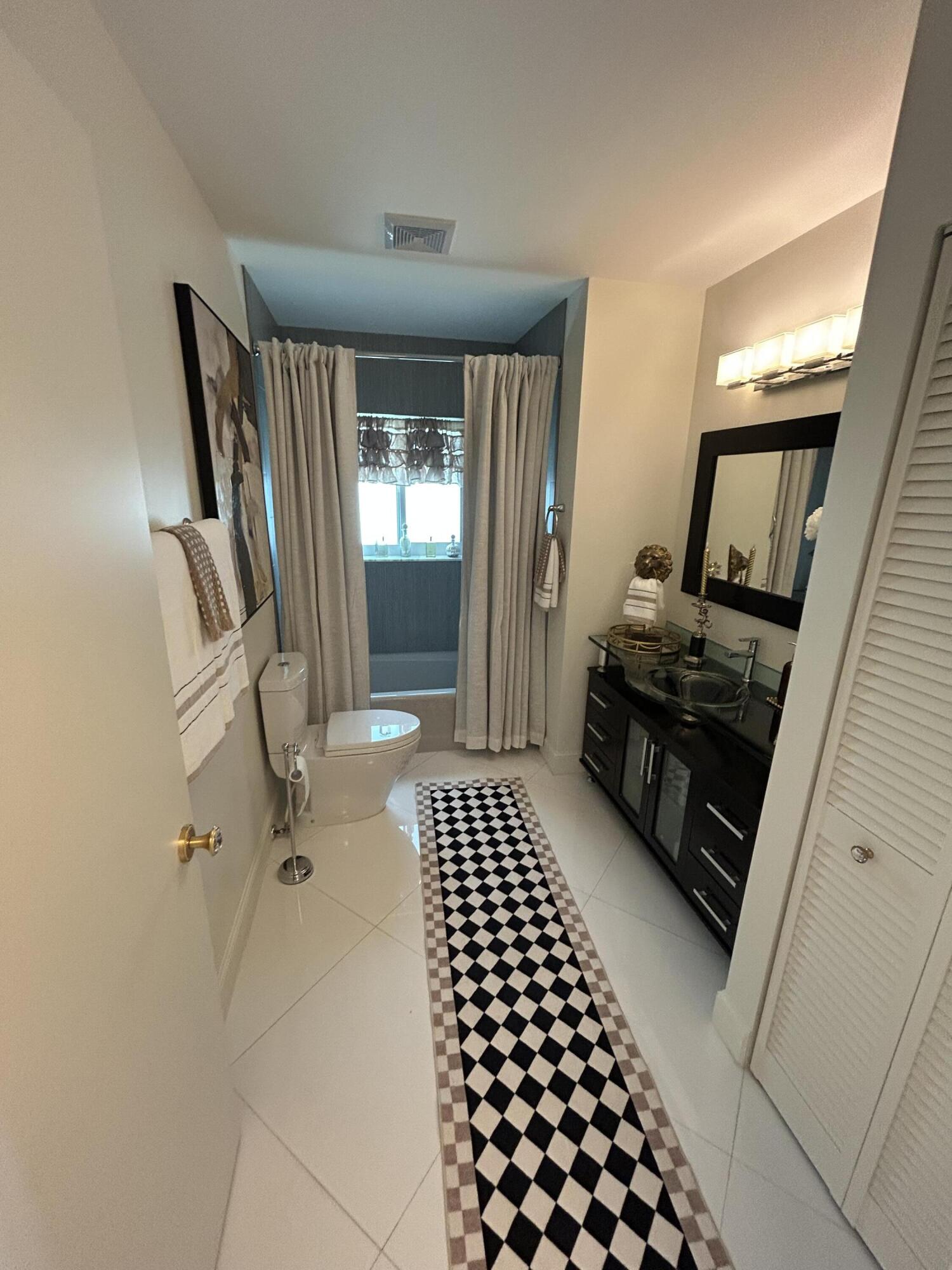 PALM CLUB CO-OP - Residential