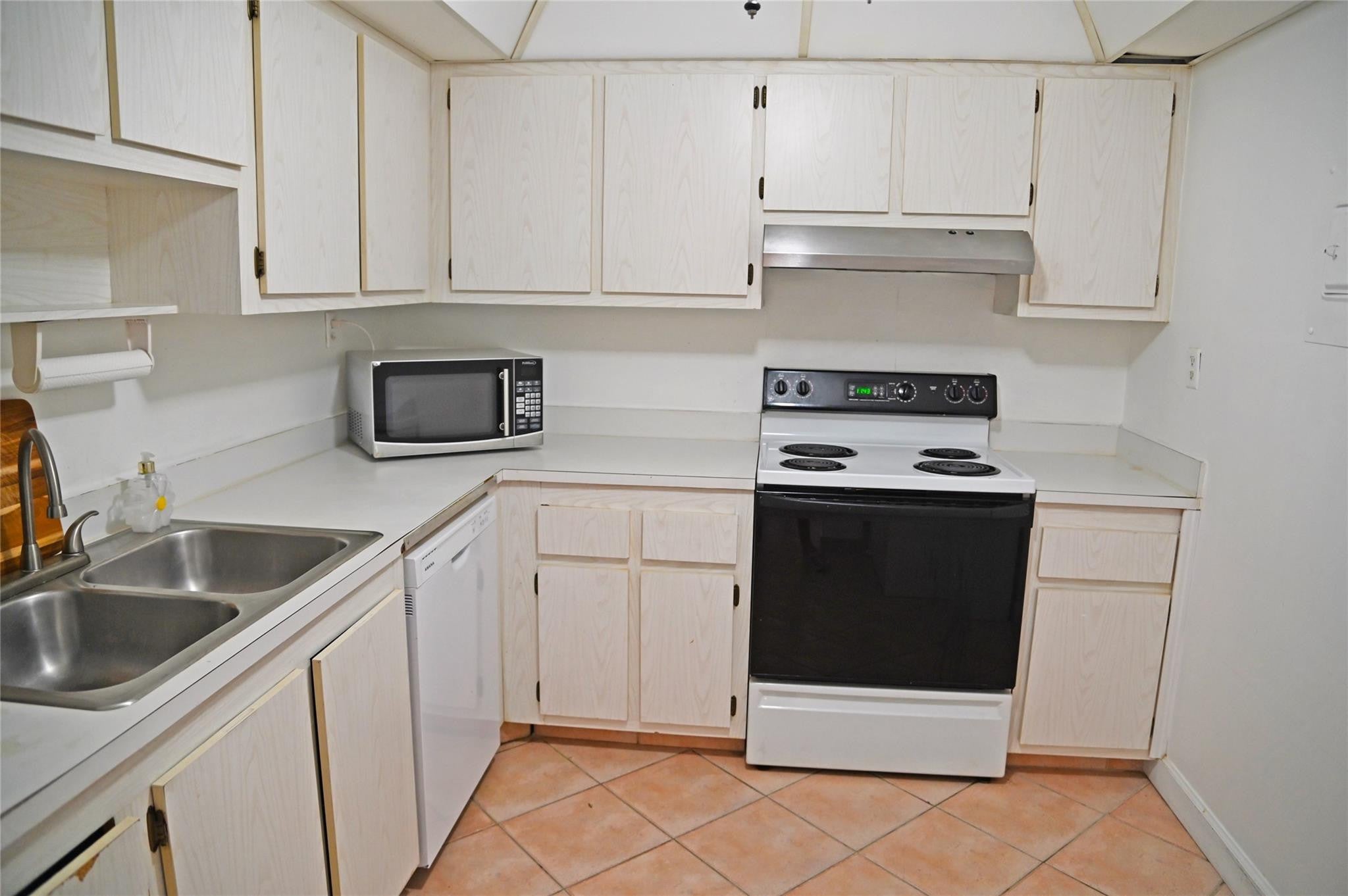 525 N OCEAN Boulevard 923