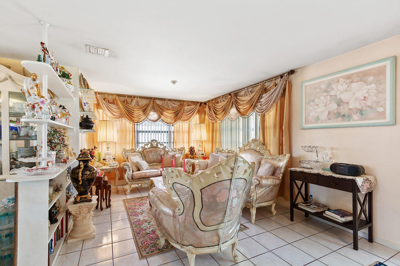 GRAMERCY PARK UNIT 2 - Residential