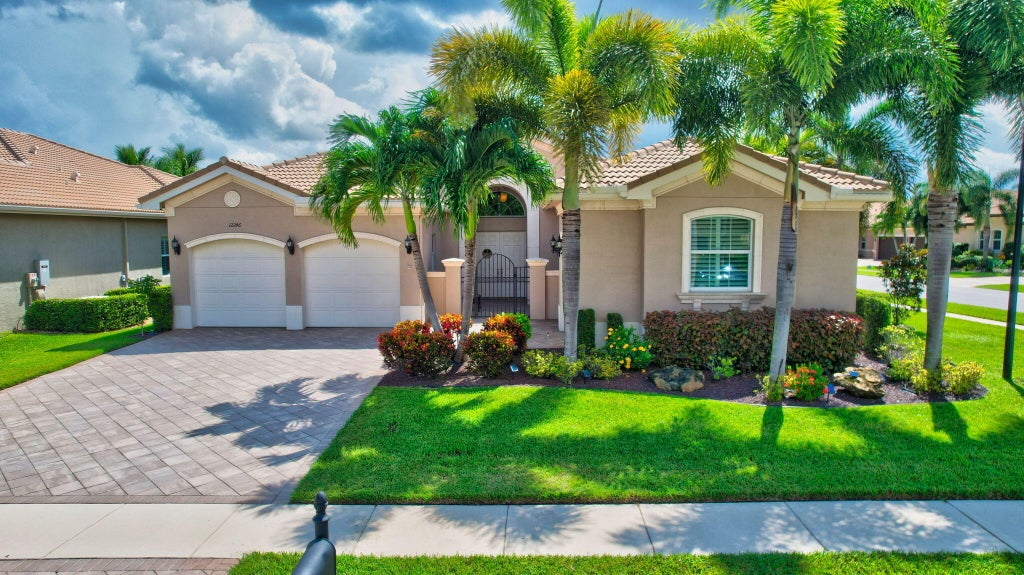 Photo of 12246 Glacier Bay Drive, Boynton Beach, FL 33473 (MLS # R11020906)