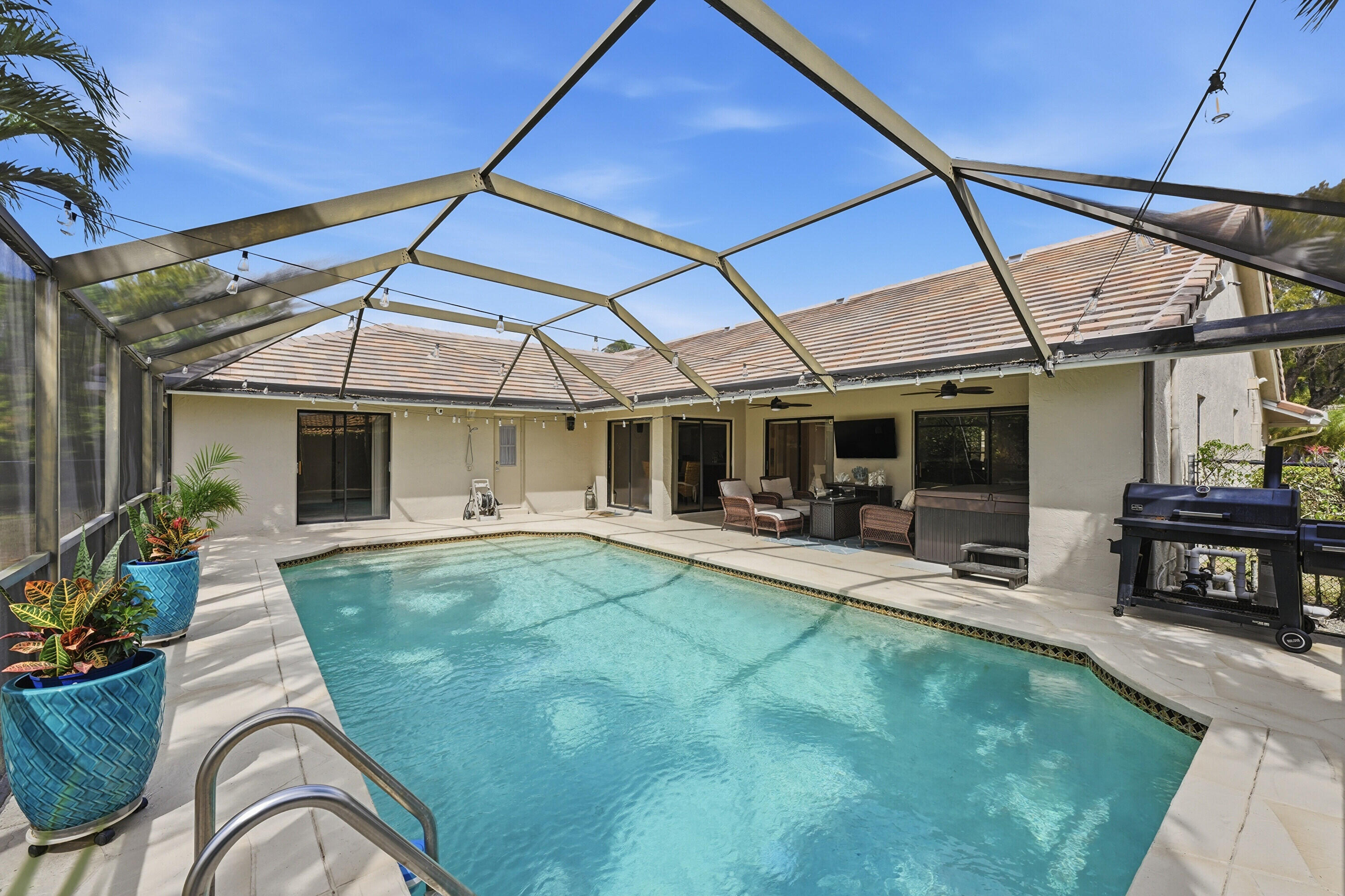 PINE RIDGE - Residential