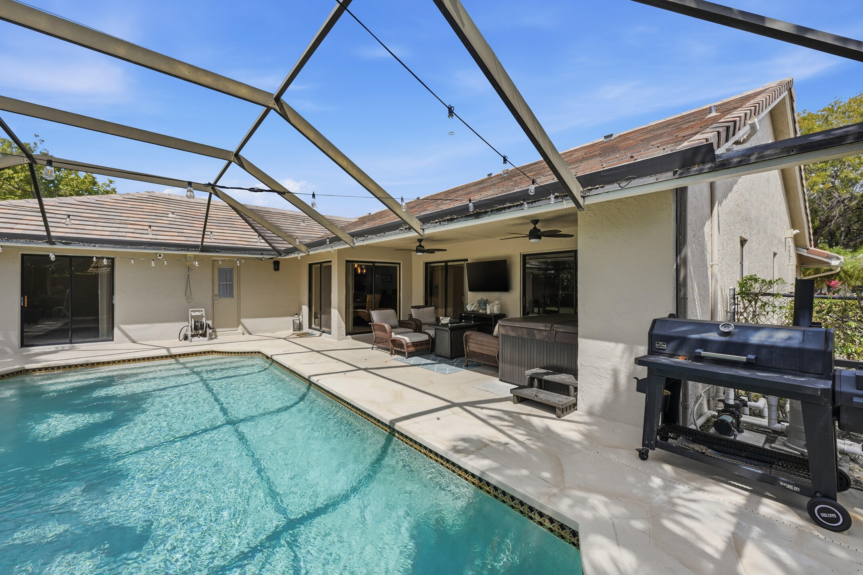 PINE RIDGE - Residential