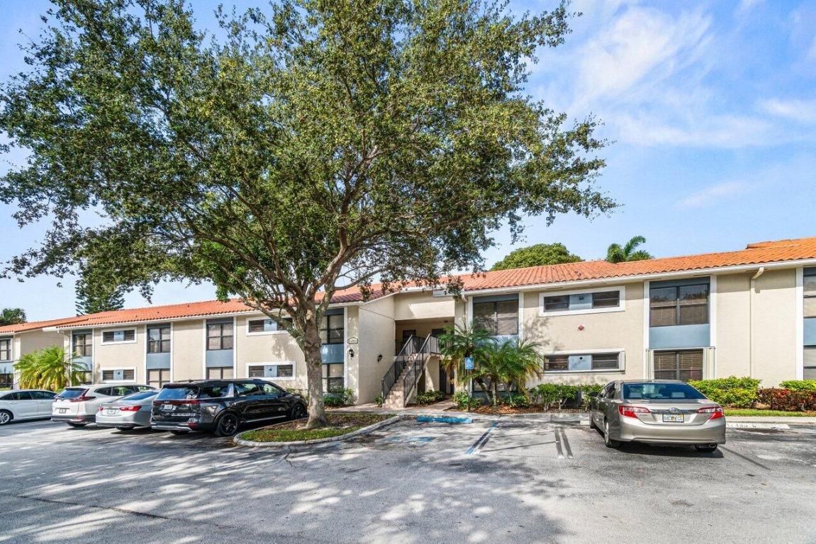 1495 Lake Crystal Drive H