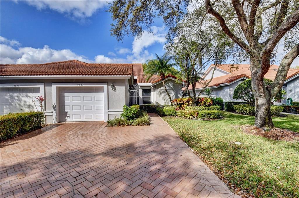 Palm Isles - Residential