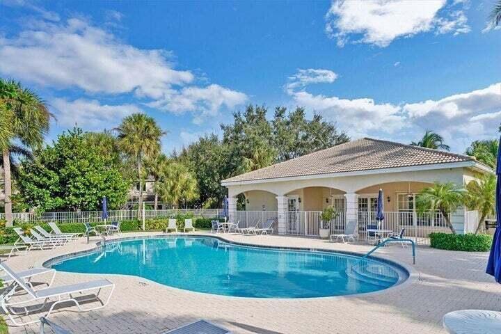 PALMBROOKE TOWNHOMES - Residential Lease