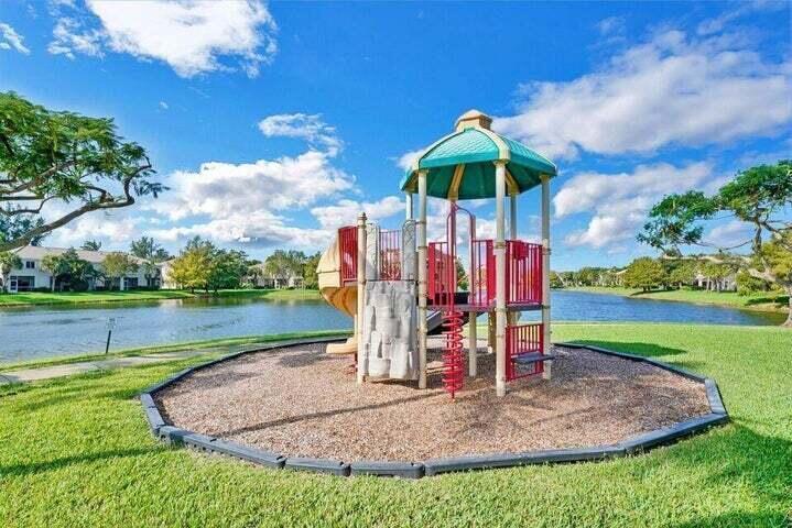 PALMBROOKE TOWNHOMES - Residential Lease