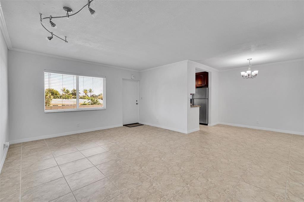 PRESIDENTIAL CONDOMINUM - Residential Lease