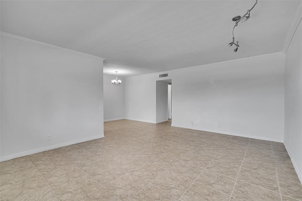 PRESIDENTIAL CONDOMINUM - Residential Lease