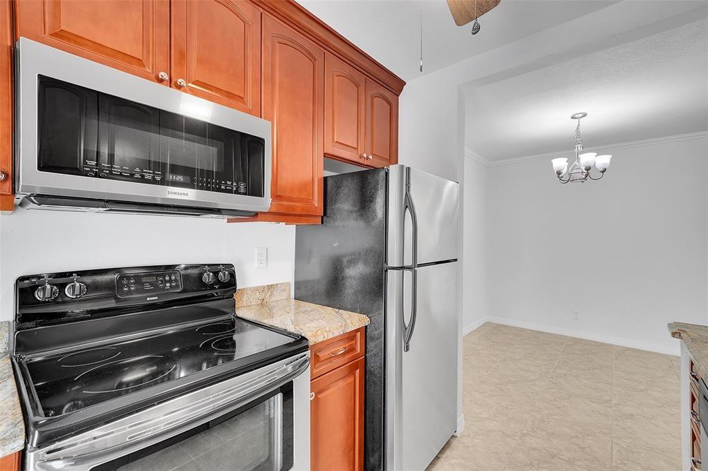 PRESIDENTIAL CONDOMINUM - Residential Lease