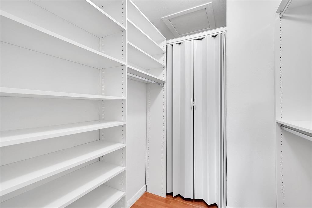 PRESIDENTIAL CONDOMINUM - Residential Lease