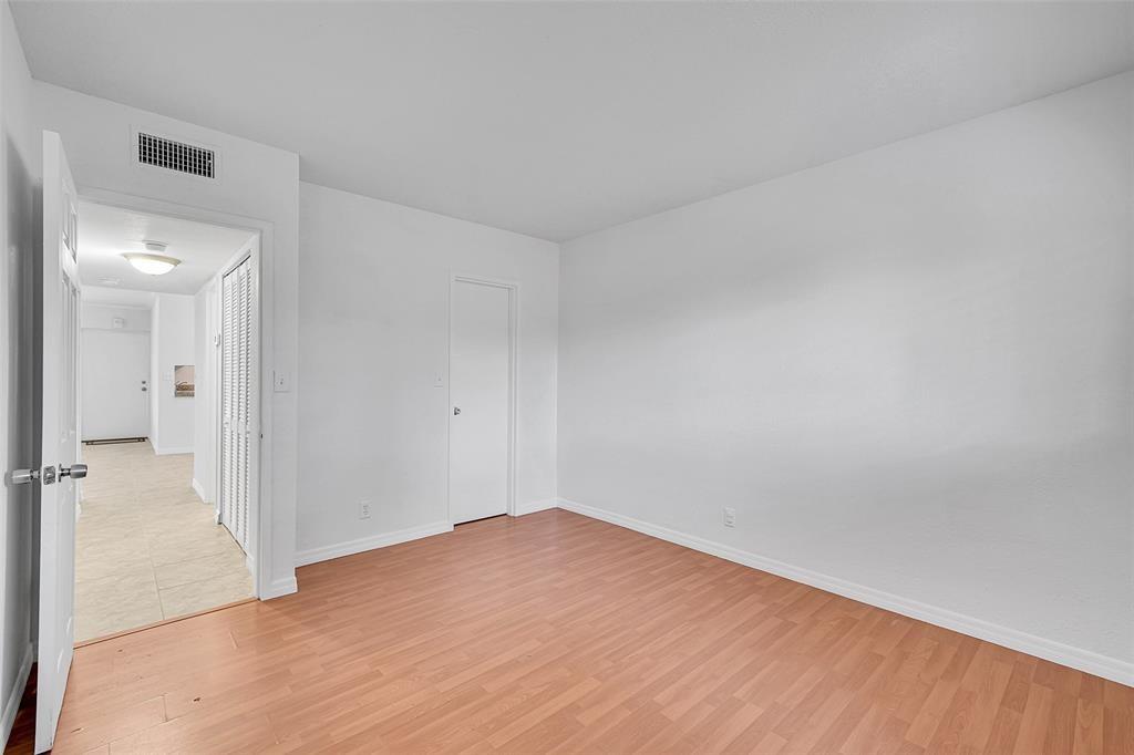 PRESIDENTIAL CONDOMINUM - Residential Lease