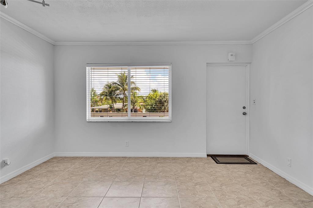 PRESIDENTIAL CONDOMINUM - Residential Lease