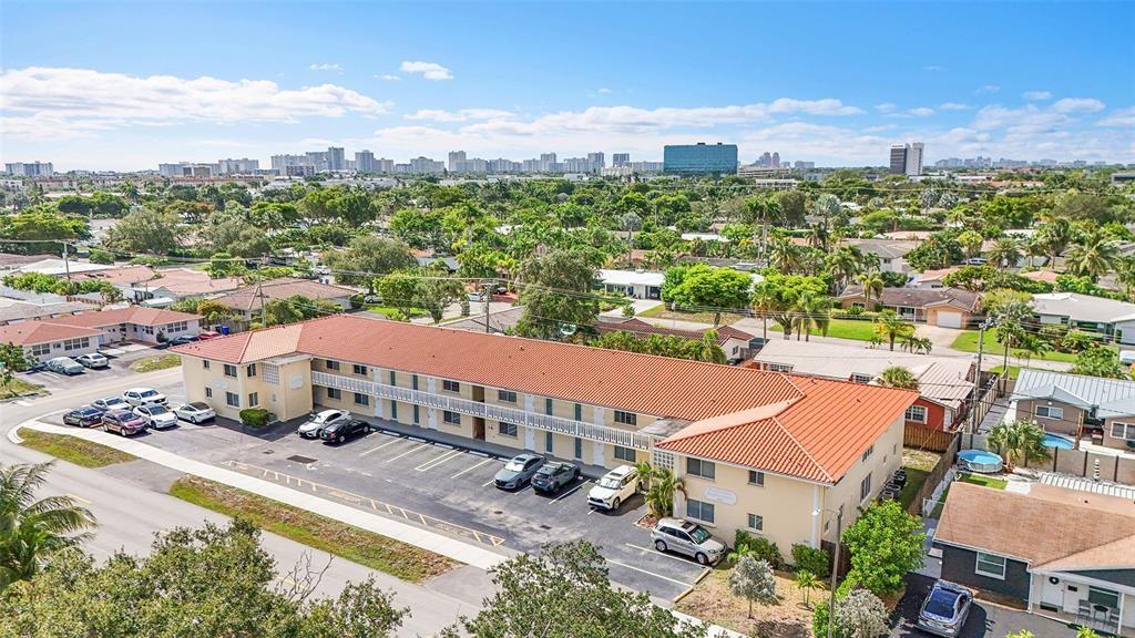 PRESIDENTIAL CONDOMINUM - Residential Lease