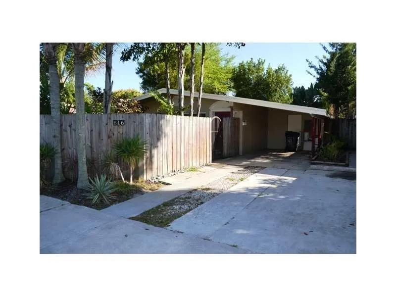 816 NE 16th Pl  
