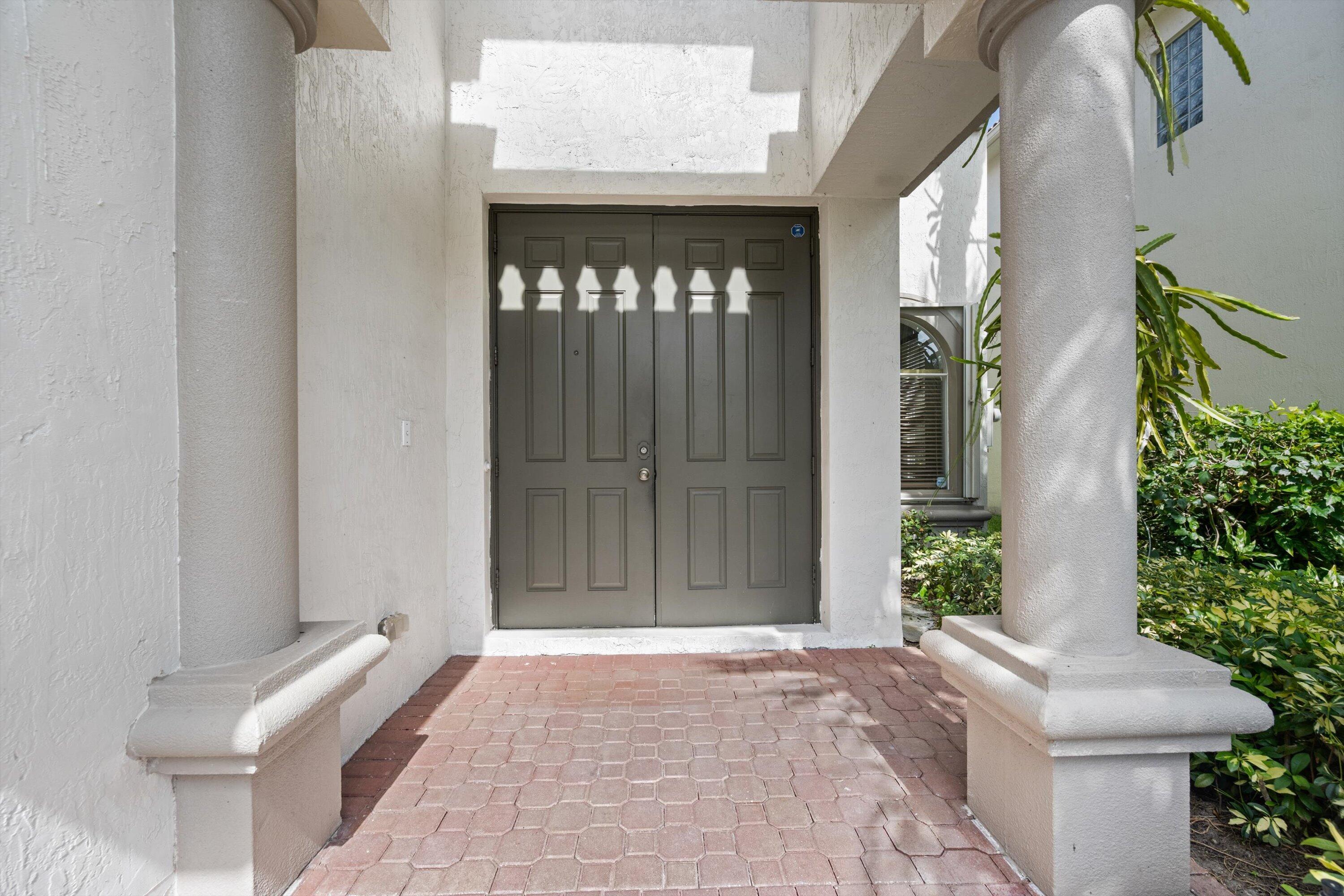 1025 Grove Park Circle
