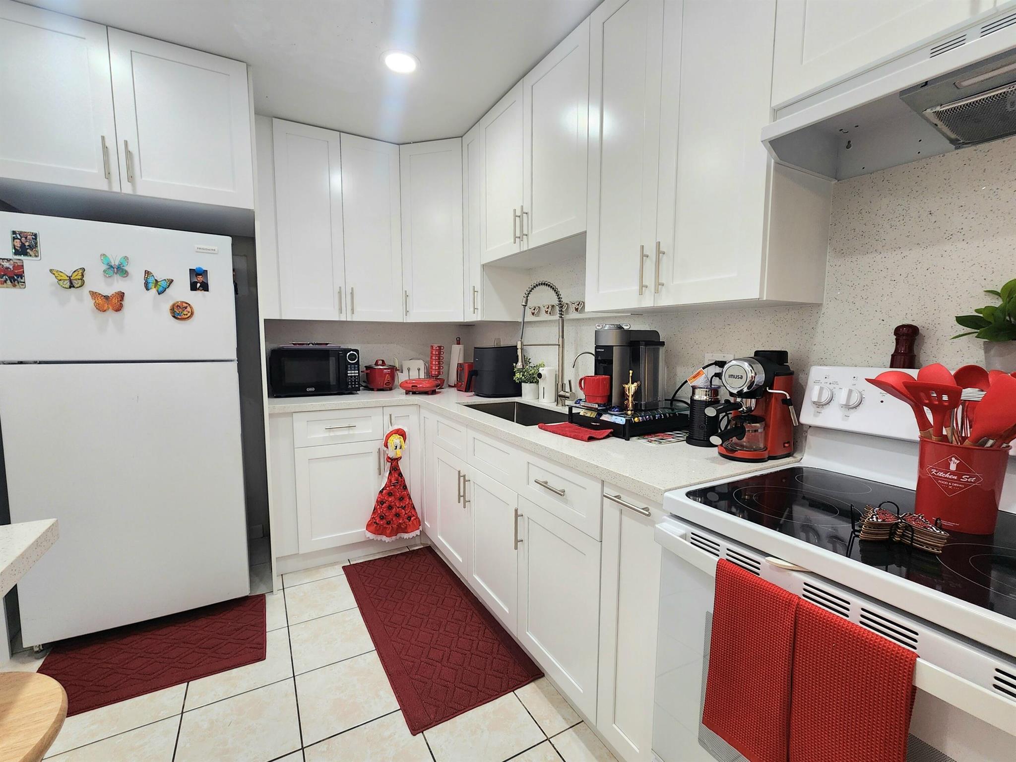 7235 Pine Bluff Drive, Lake Worth, FL, 33467/$375,000 2 7235 Pine Bluff Drive