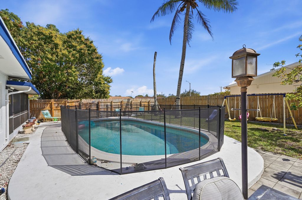 Photo of 7520 SW 1st St, Margate, FL 33068 (MLS # B26000625)