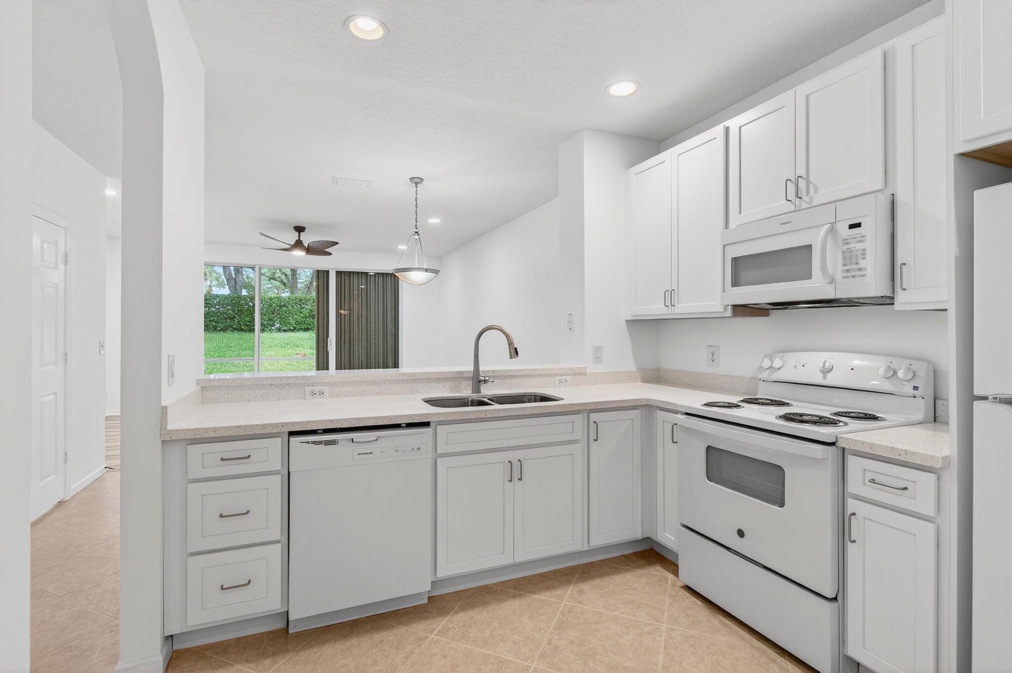 VERONA LAKES - Residential