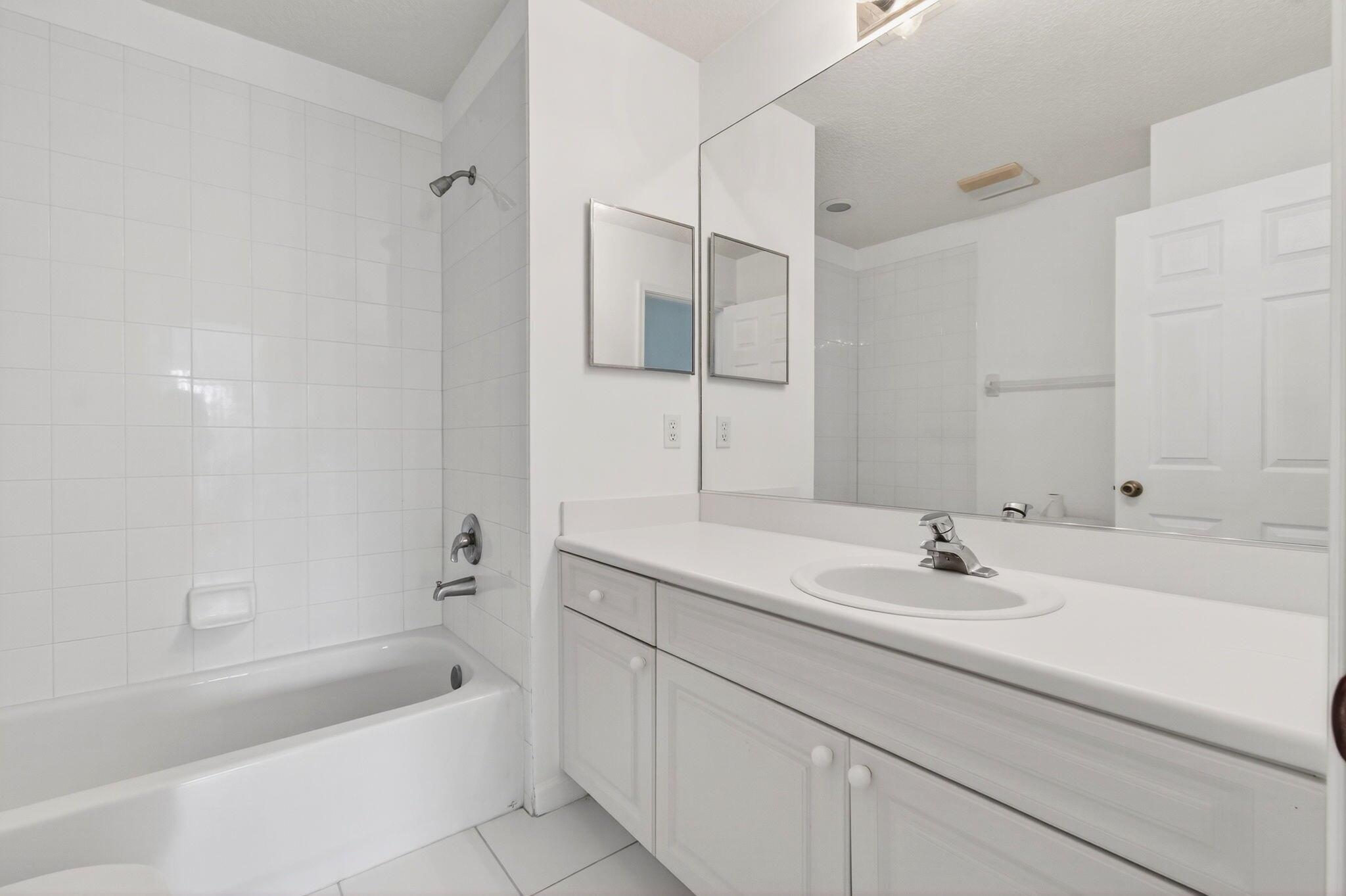 VERONA LAKES - Residential