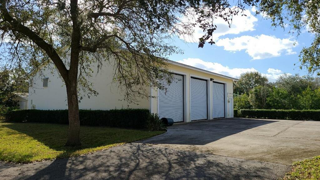 TROPICAL FRUIT FARMS - Commercial Sale