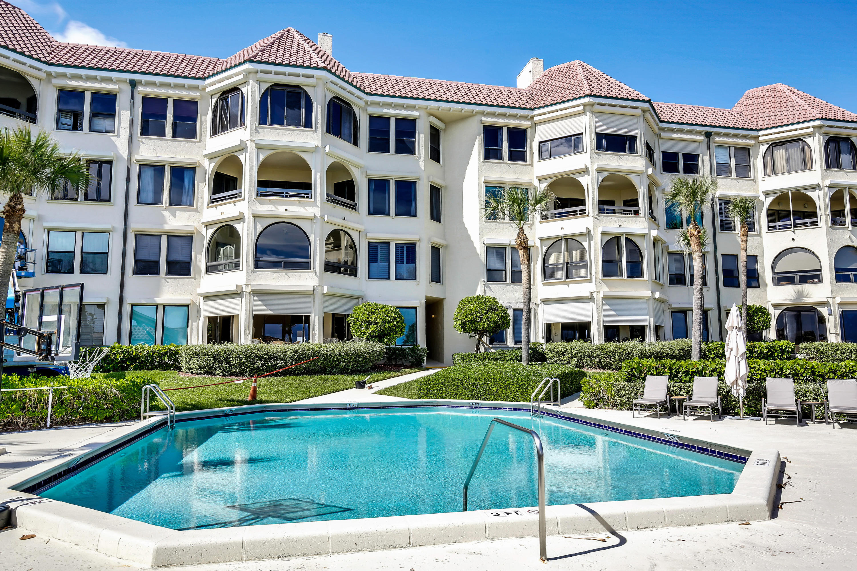 EL CORTIJO COND DECL FILE - Residential