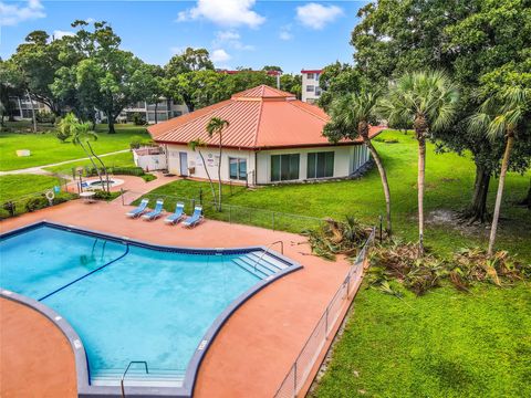 A home in Lauderdale Lakes