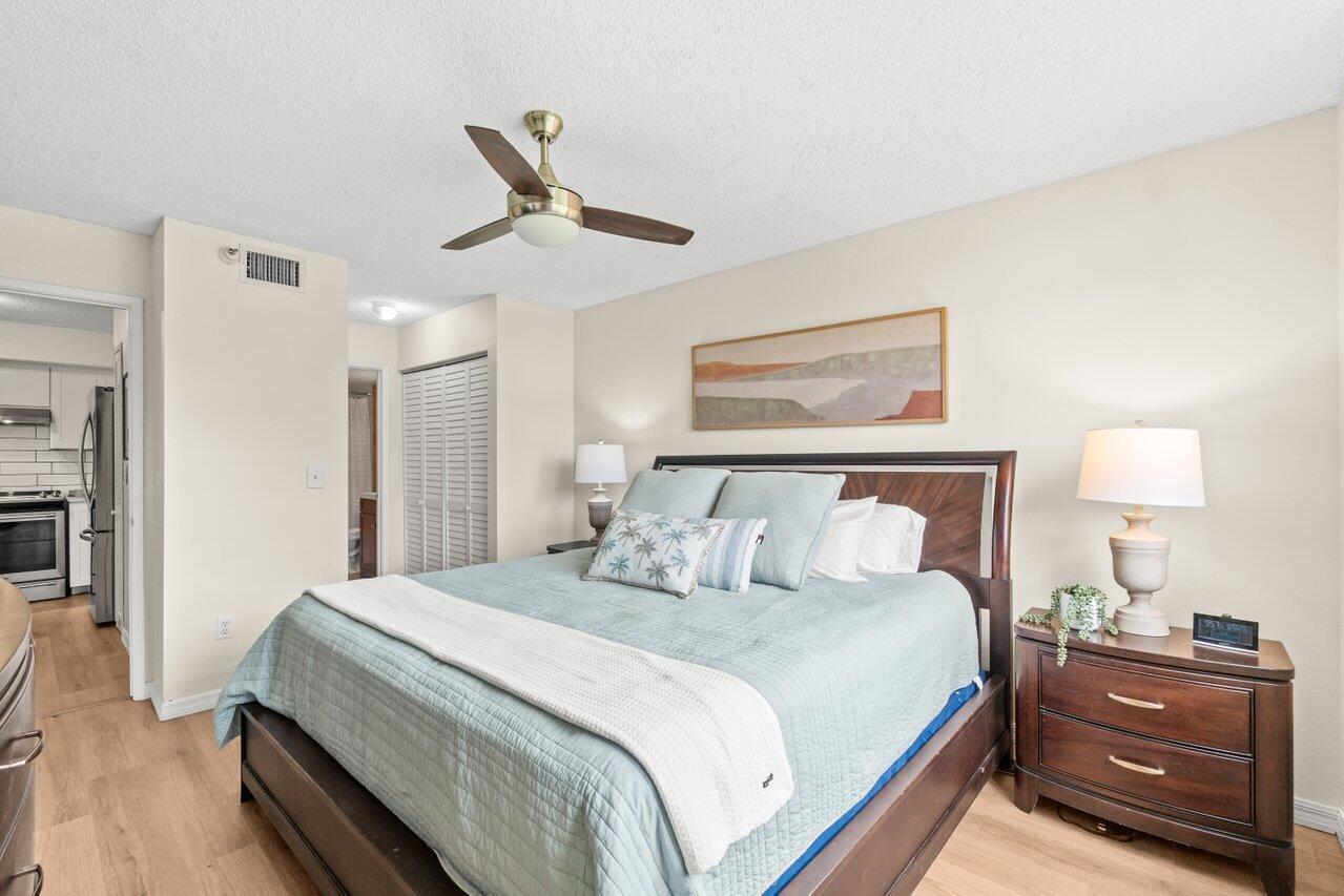 YACHT CLUB ON THE INTRACO - Residential Lease