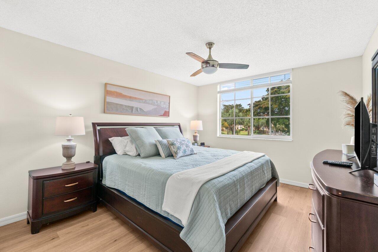 YACHT CLUB ON THE INTRACO - Residential Lease