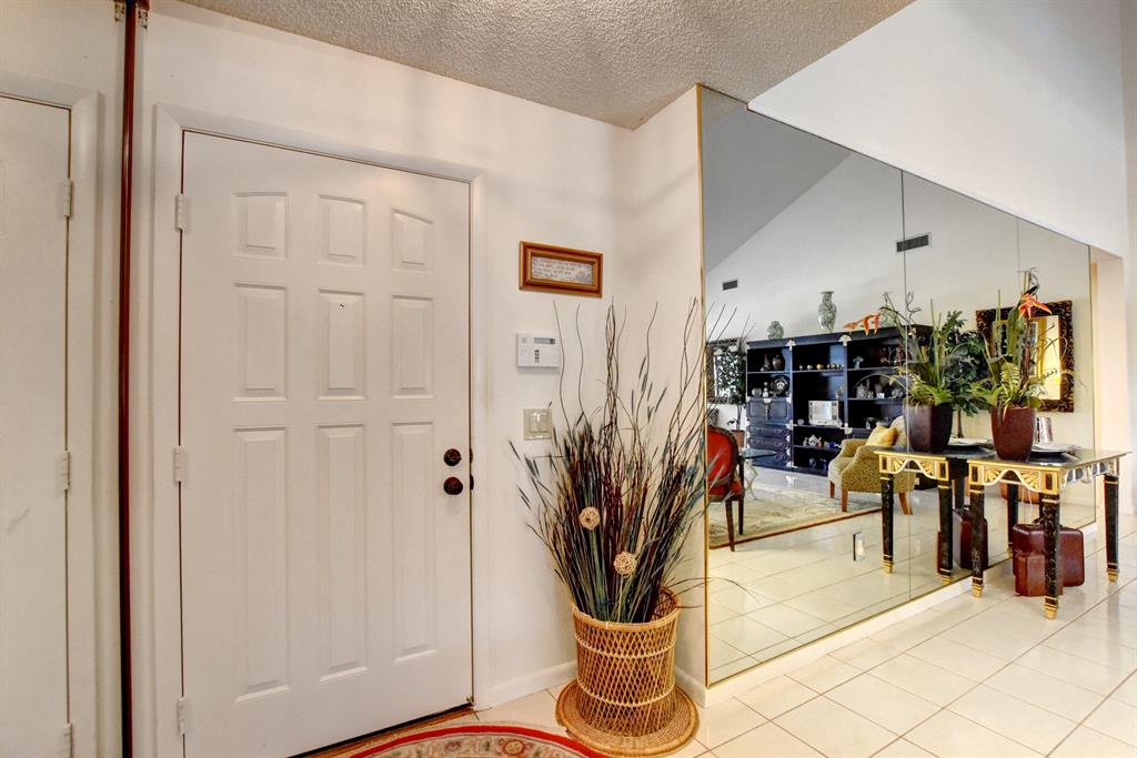 SARATOGA POINTE - Residential