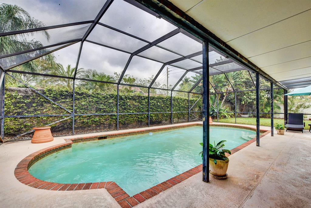 SARATOGA POINTE - Residential