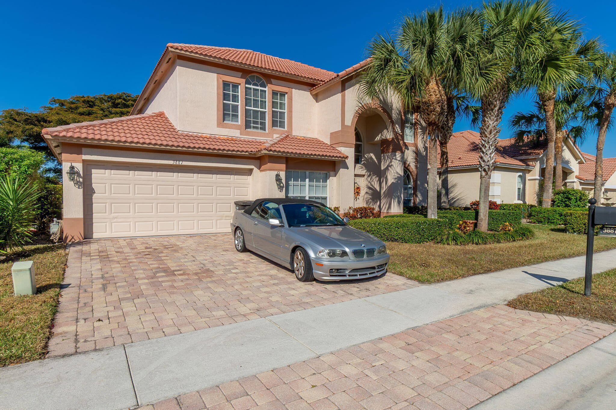 Properties 3887 Hamilton Key