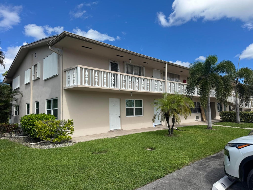 Photo of 49 Hastings D, West Palm Beach, FL 33417 (MLS # B26090237)