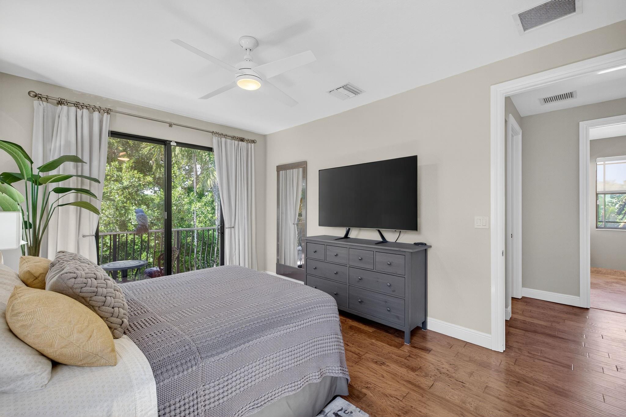 Lake Ridge Corner Townhou - Residential