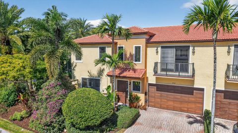 Photo of 1747 NE 12th St #1747, Fort Lauderdale, FL 33304 (MLS # F10531665)