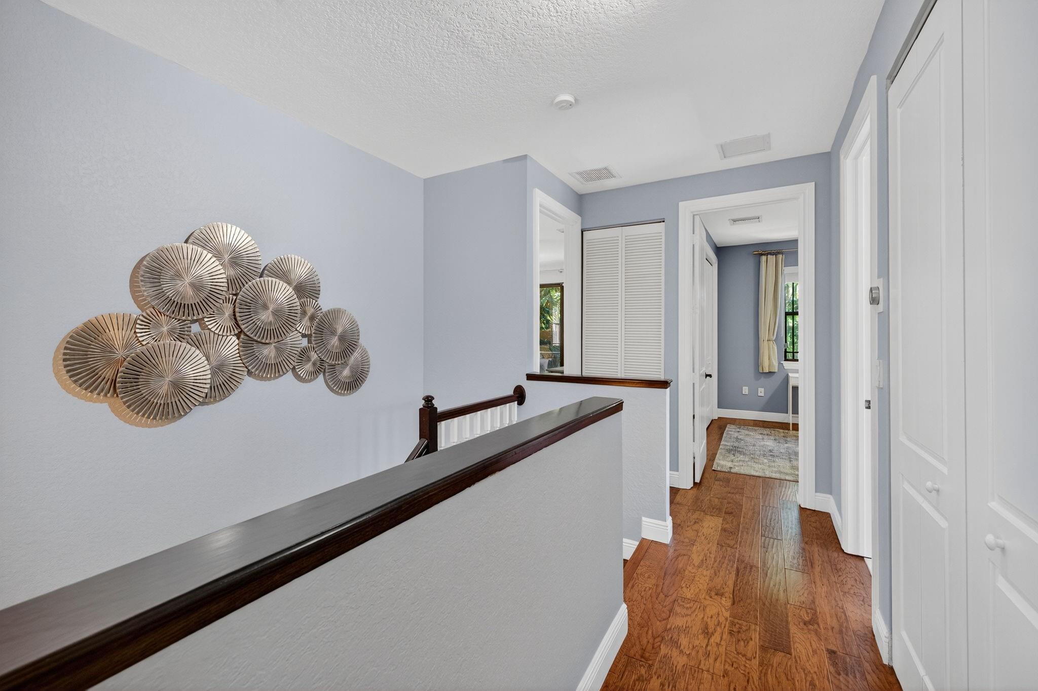 Lake Ridge Corner Townhou - Residential