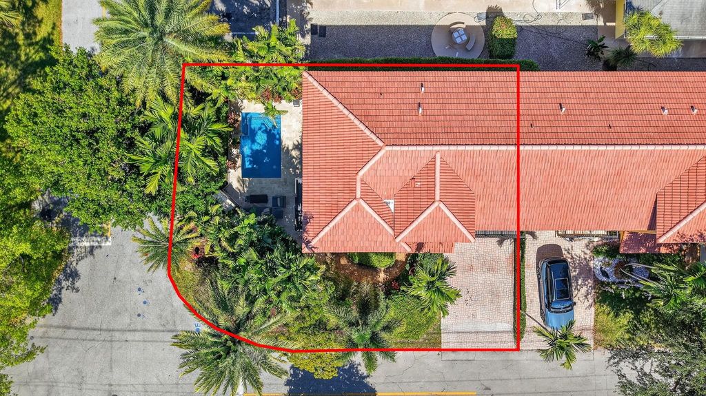 Photo of 1747 NE 12th St #1747, Fort Lauderdale, FL 33304 (MLS # F10531665)