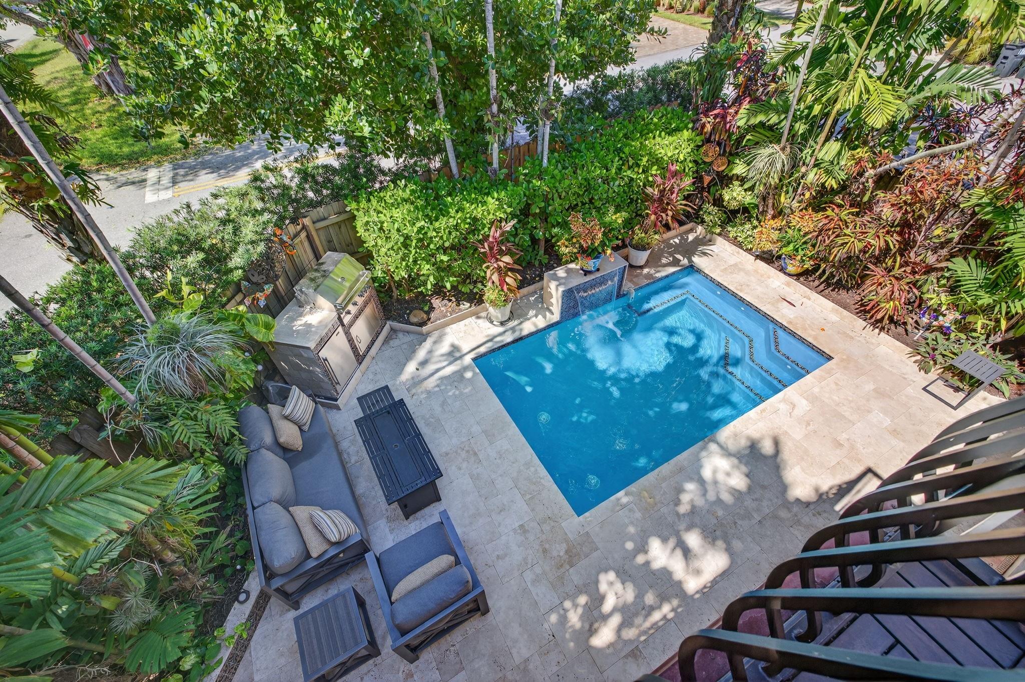 Lake Ridge Corner Townhou - Residential