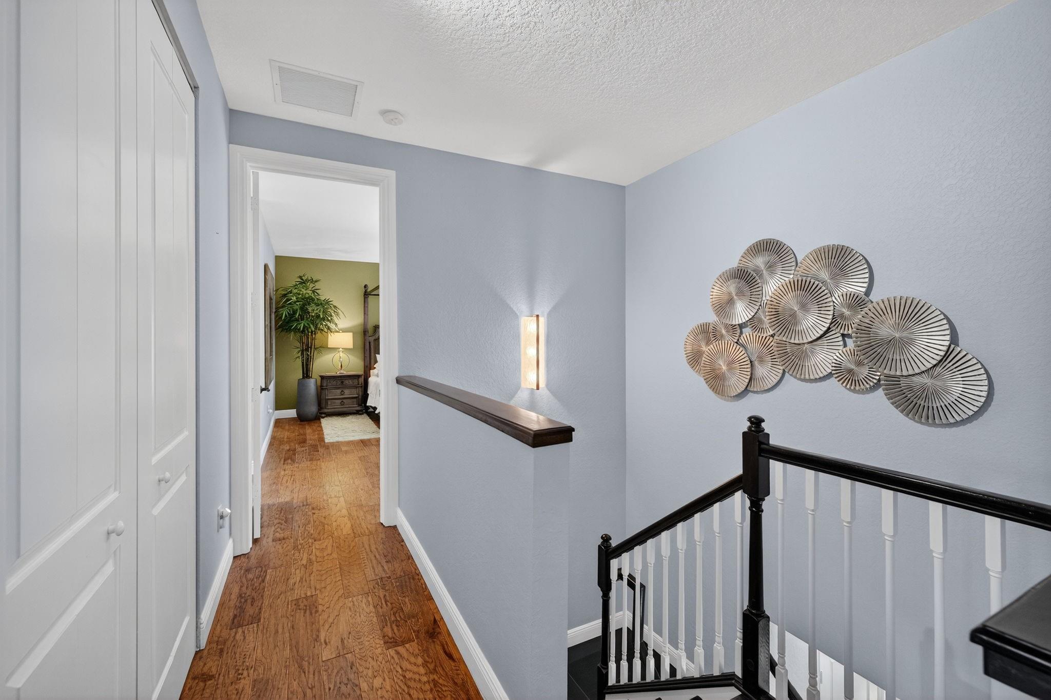 Lake Ridge Corner Townhou - Residential