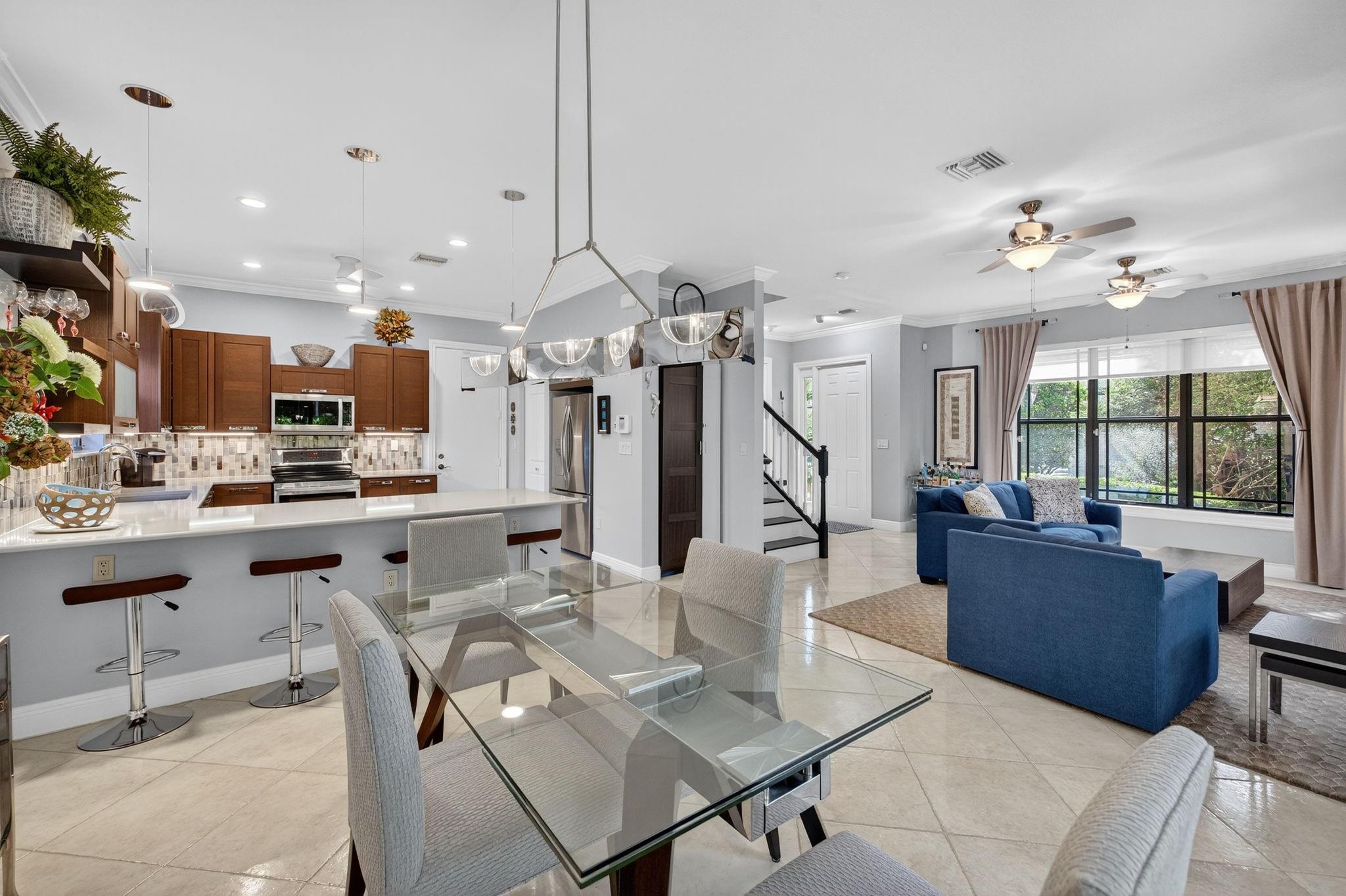 Lake Ridge Corner Townhou - Residential
