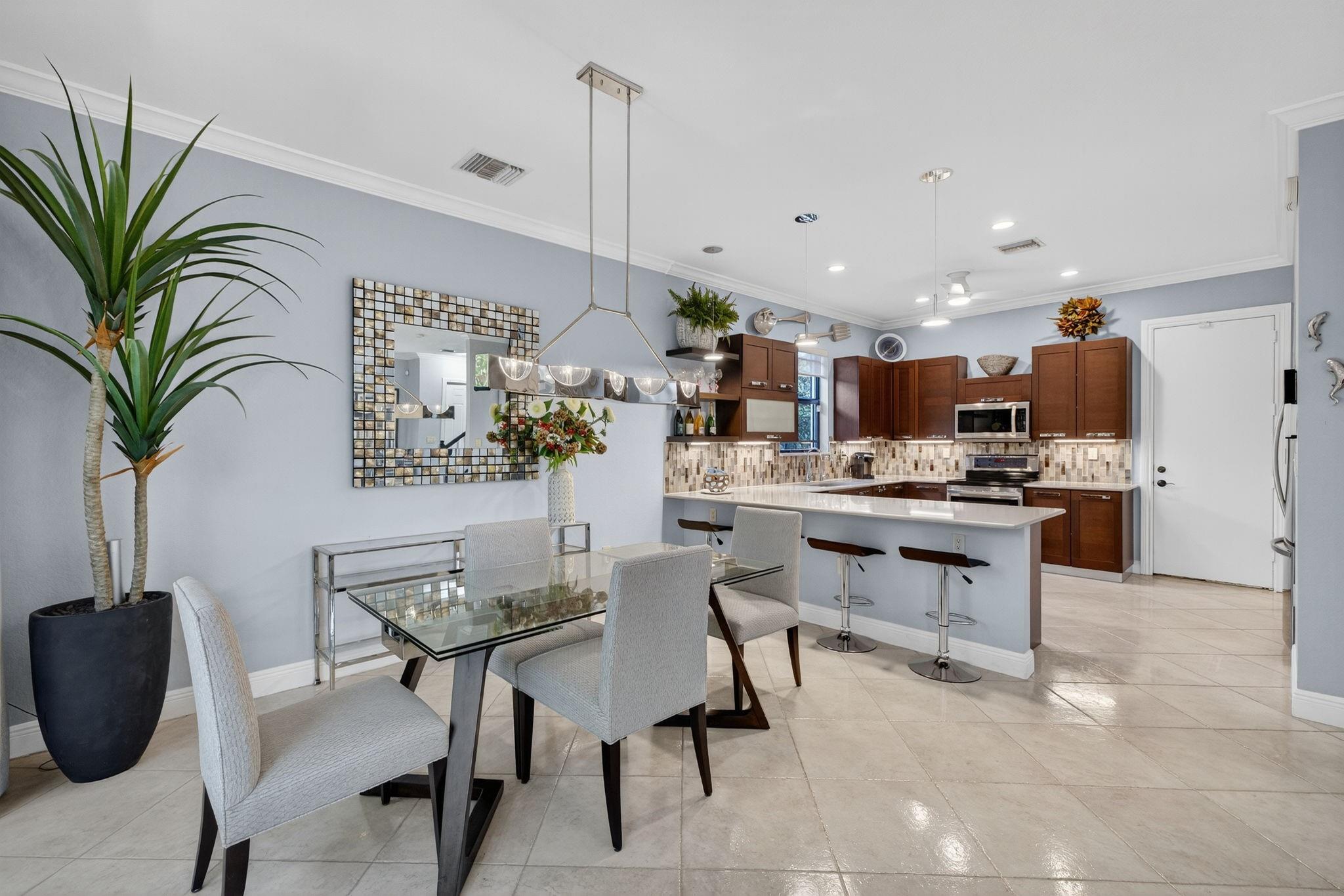 Lake Ridge Corner Townhou - Residential